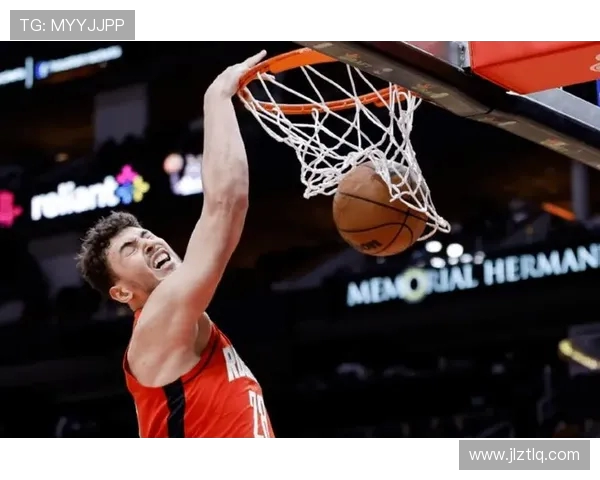 火箭官方为申京入选全明星造势发布海报展现未来之星风采