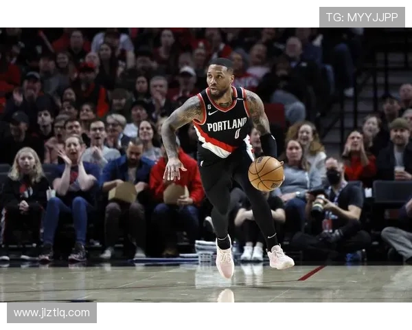 怀特创队史单场30+4+4+4神奇表现9记三分助力球队胜利 怀特创队史单场30+4+4+4神奇表现9记三分助力球队胜利